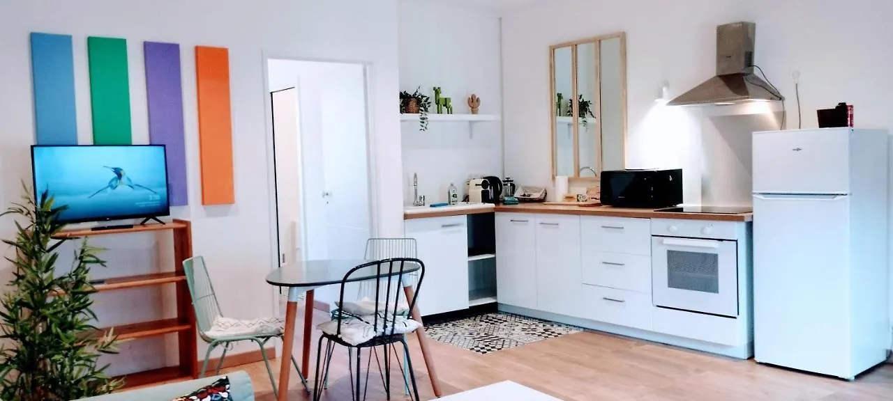 La Maison Des Nomades Netflix Disney Prime Video Apartamento Avinhão 0*,  França